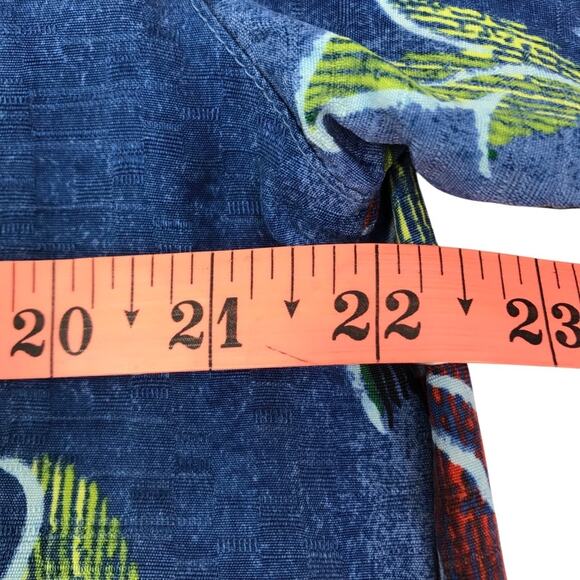 TOMMY BAHAMA Floral Silk Shirt Mens M Blue Short Sleeve Coastal Hawaiian Beach - Picture 9 of 10